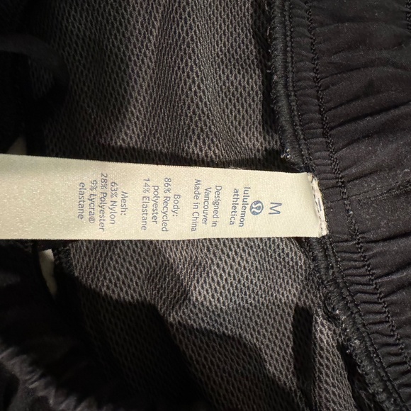 Lululemon men’s surge shorts 6” - Picture 3 of 3